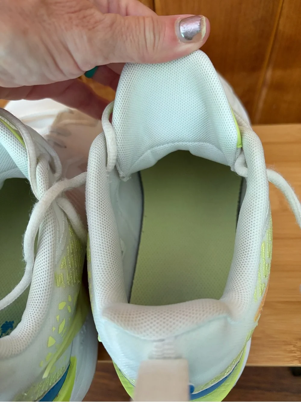 Nike Sabrina Kids 6.5 Y White/Lemon Sneaker Basketball Athletic Shoes. HF1188100